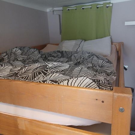 Logement Chambre Seul En Supplement Ou Dortoir Mixte Roquemaure  Zimmer foto