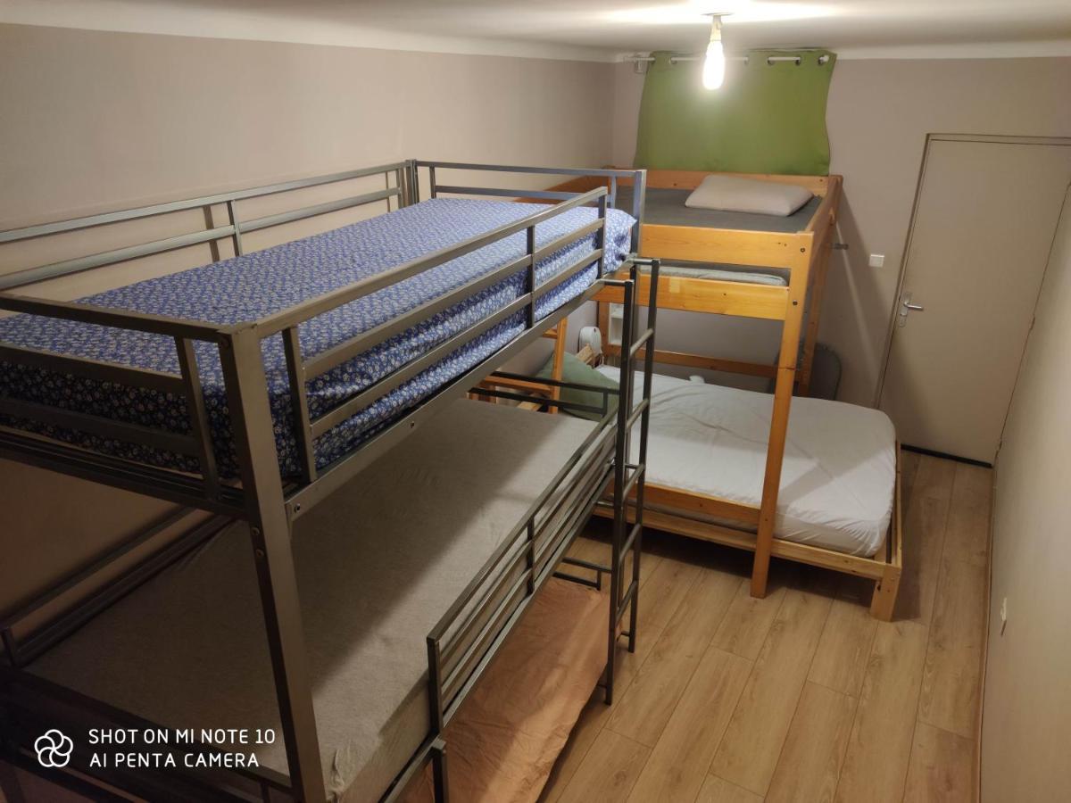 Logement Chambre Seul En Supplement Ou Dortoir Mixte Roquemaure  Exterior foto
