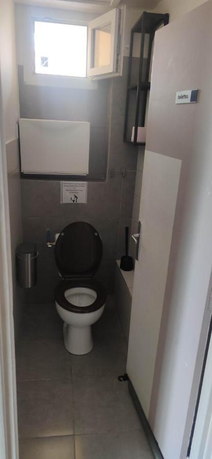 Logement Chambre Seul En Supplement Ou Dortoir Mixte Roquemaure  Exterior foto